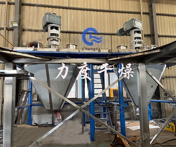 力度干燥——聚砜螺帶真空干燥機(jī)！